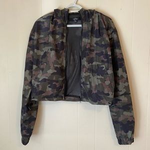 Women’s Green Camo Light Jacket